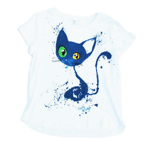Ręcznie malowana biała bluzka kobieca z niebieskim kotem